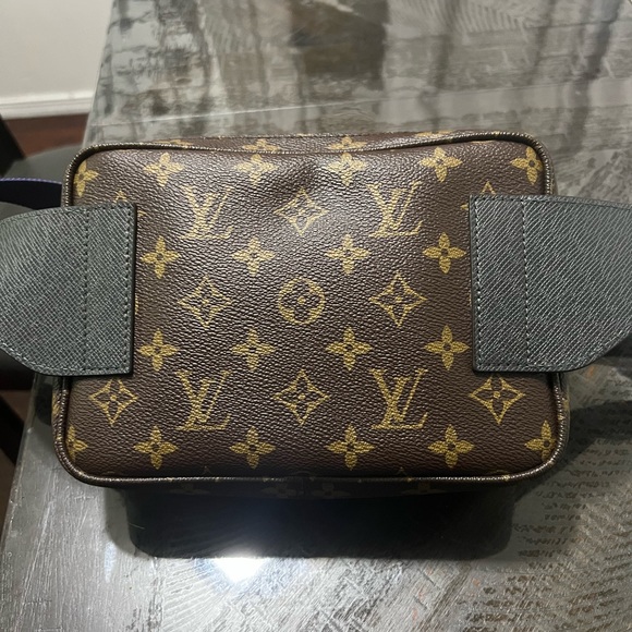 Louis Vuitton Monogram Bum Bag Kim Jones Edition - Picture 3 of 10